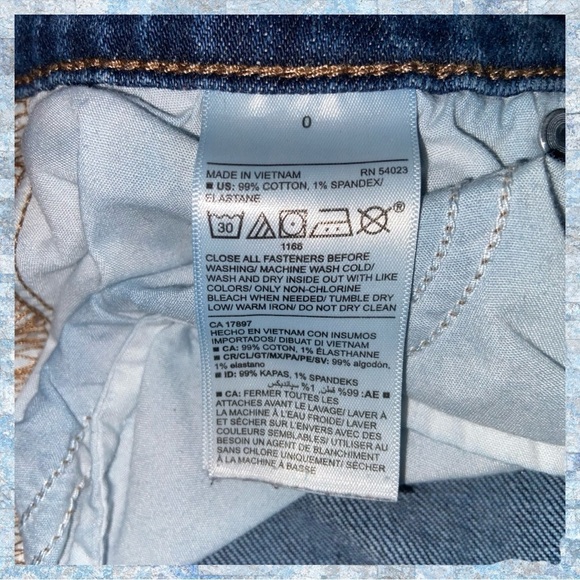 Old Navy Women’s 0 Blue Midrise Destroyed Whiskering Faded Boyfriend Denim - Picture 5 of 5